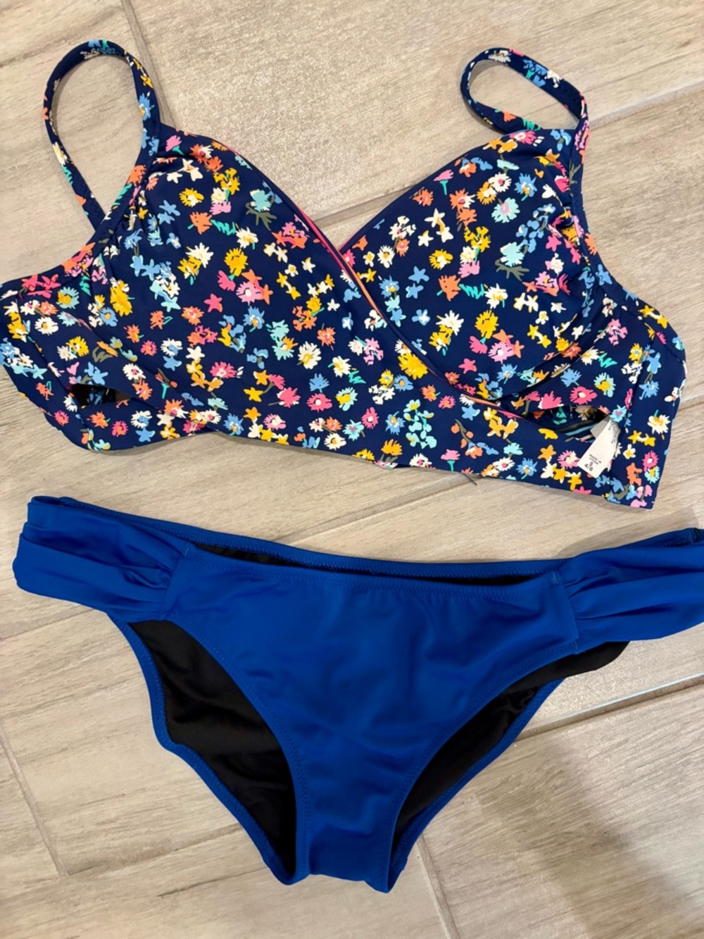 Vera Bradley Reversible Bikini top - floral‎ and stripes size Small/VS bottoms M - Picture 2 of 14